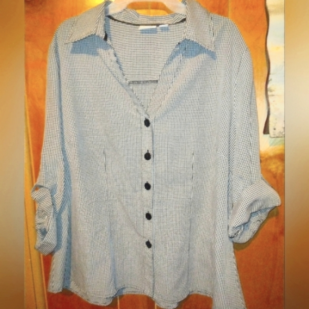Women's Size 18-20w "CATO" Quarter Length Sleeves Button Up Shirt